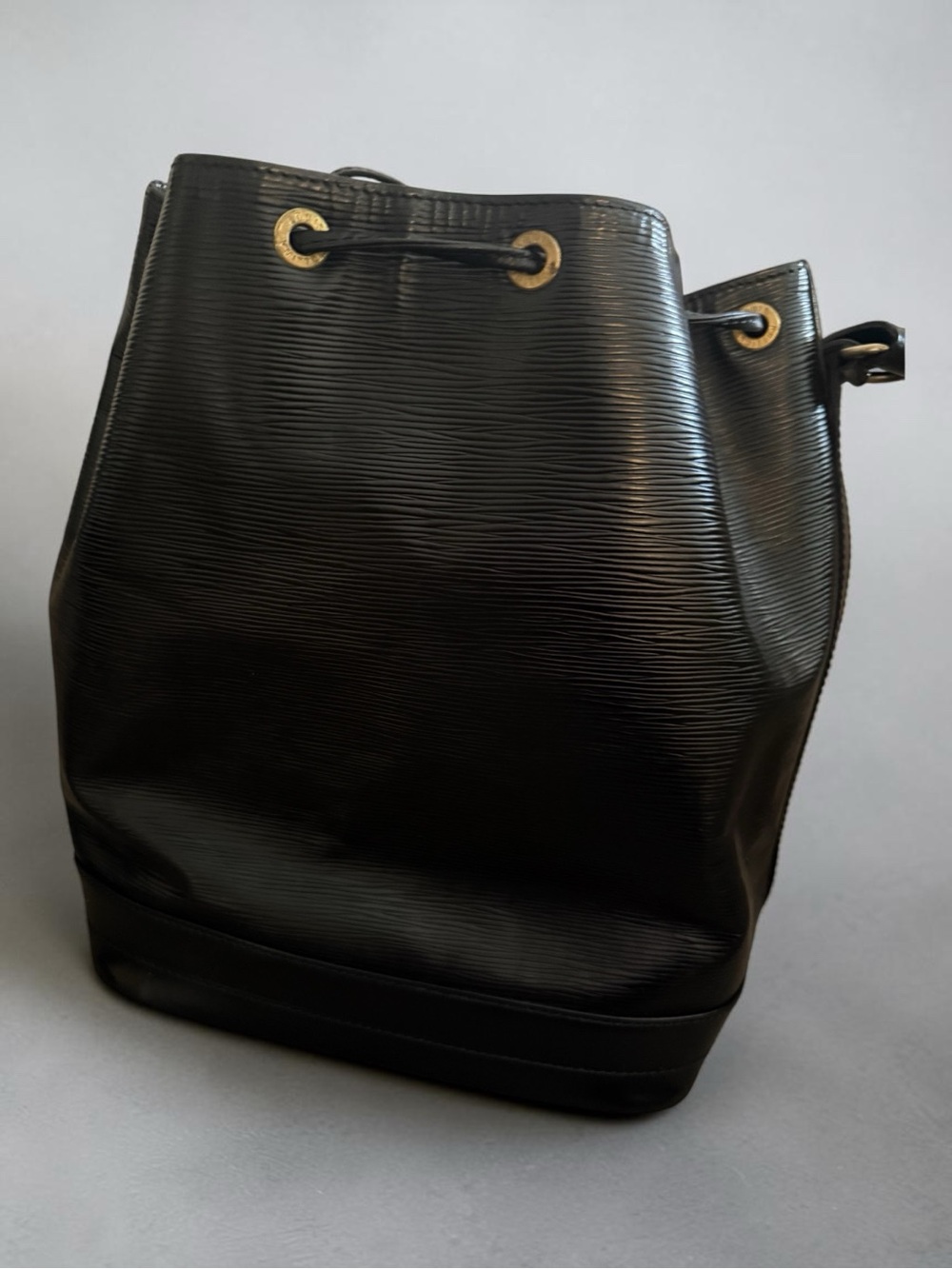 SOLD ***Louis Vuitton Epi Leather Noe GM Bucket Bag Black β Vintage β¨ - Picture 2 of 12